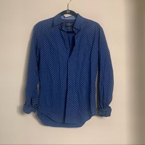 American Eagle classic fit Blue patterned shirt. Size XS